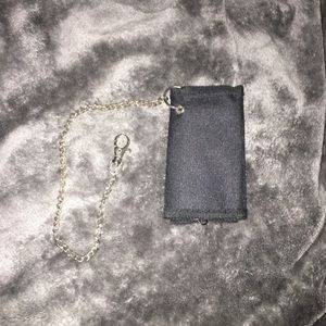 Wallet with jean chain